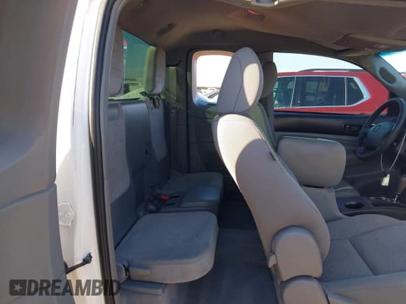 ✅ 2011 Toyota Tacoma PreRunner • VIN: 5TFTU4GN9BX001331 • Лот: 41138300. Опубликован ранее на IAAI с пробегом 122 215 миль. Бесплатный доступ к архиву аукционных продаж из США и подробный отчёт об истории автомобиля на DreamBid. Изображение 8.