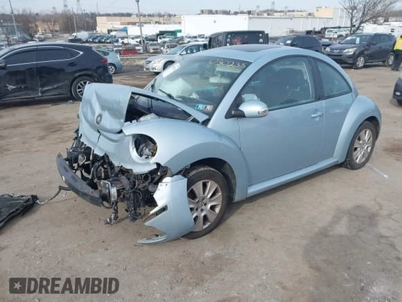 ✅ 2010 Volkswagen Beetle • VIN: 3VWRW3AG1AM030235 • Lot: 41513192. Wystawiony na IAAI z przebiegiem 87 588 mil. Bezpłatny archiwum sprzedaży aukcyjnych z USA i szczegółowy raport historii pojazdu na DreamBid. Zdjęcie 2.