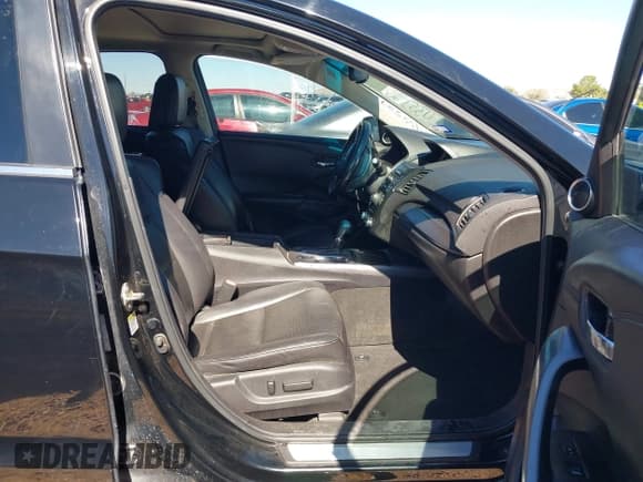 ✅ 2015 Acura RDX • VIN: 5J8TB3H32FL005765 • Lot: 43552756. Listed on IAAI with 154,066 mi. Free auction sales archive from the USA and detailed vehicle history report at DreamBid. Image 5.