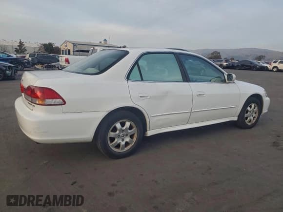 ✅ 2001 Honda Accord EX • VIN: JHMCG56621C010111 • Лот: 95184885. Опубликован ранее на Copart с пробегом 196 913 миль. Бесплатный доступ к архиву аукционных продаж из США и подробный отчёт об истории автомобиля на DreamBid. Изображение 3.