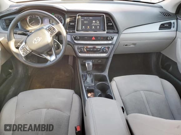 ✅ 2018 Hyundai Sonata SE • VIN: 5NPE24AF4JH671511 • Лот: 70567515. Опубликован ранее на Copart с пробегом 212 323 миль. Бесплатный доступ к архиву аукционных продаж из США и подробный отчёт об истории автомобиля на DreamBid. Изображение 8.