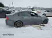 2006 BMW 3 Series z VIN WBAVB53556KW28652, wystawiony jako Copart lot #39053244 z przebiegiem Nie podano mil oraz Nie do naprawy • Non repairable. Historia ofert i sprzedaży dostępna na DreamBid. Obrazek 3.