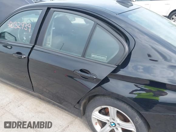 ✅ 2015 BMW 3 Series 328i • VIN: WBA3A5G57FNS87368 • Lot: 42132939. Listed on IAAI with 115,289 mi. Free auction sales archive from the USA and detailed vehicle history report at DreamBid. Image 6.