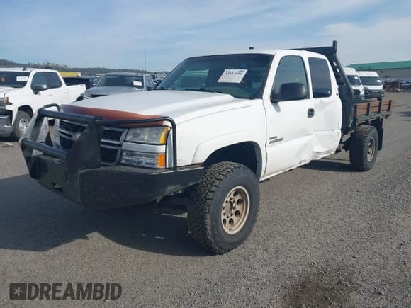 ✅ 2006 Chevrolet Silverado 2500HD • VIN: 1GBHK29D06E190302 • Lot: 43512806. Wystawiony na IAAI z przebiegiem 186 114 mil. Bezpłatny archiwum sprzedaży aukcyjnych z USA i szczegółowy raport historii pojazdu na DreamBid. Zdjęcie 2.