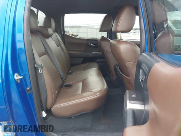 ✅ 2016 Toyota Tacoma Limited • VIN: 3TMGZ5AN1GM030563 • Lot: 42577215. Listed on IAAI with 100,917 mi. Free auction sales archive from the USA and detailed vehicle history report at DreamBid. Image 8.