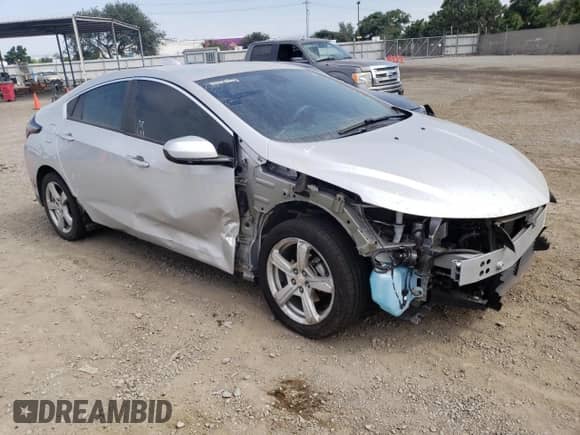 ✅ 2018 Chevrolet Volt LT • VIN: 1G1RC6S5XJU124015 • Lot: 62977943. Wystawiony na Copart z przebiegiem 66 152 mil. Bezpłatny archiwum sprzedaży aukcyjnych z USA i szczegółowy raport historii pojazdu na DreamBid. Zdjęcie 4.