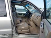 ✅ 2003 Ford Escape Limited • VIN: 1FMCU94103KD47888 • Lot: 42644120. Listed on IAAI with 247,024 mi. Free auction sales archive from the USA and detailed vehicle history report at DreamBid. Image 5.