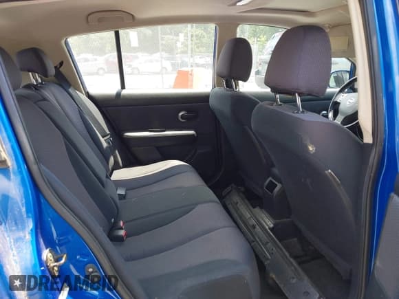 ✅ 2007 Nissan Versa S • VIN: 3N1BC13E87L392500 • Lot: 42683596. Listed on IAAI with 209,920 mi. Free auction sales archive from the USA and detailed vehicle history report at DreamBid. Image 8.