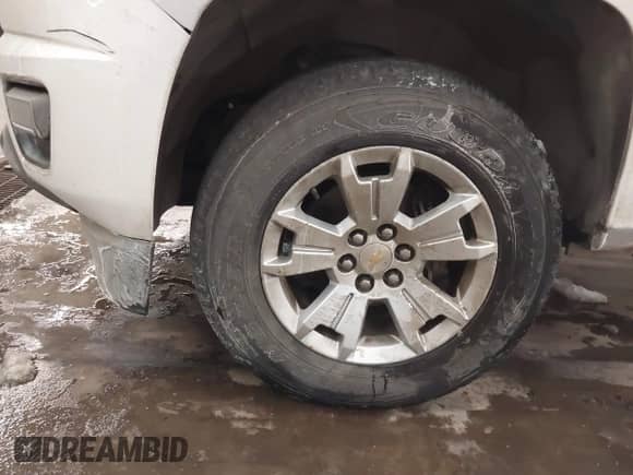 2020 Chevrolet Colorado 4WD LT z VIN 1GCHTCEA7L1180802, wystawiony jako IAAI lot #41488428 z przebiegiem 94 430 mil mil oraz . Historia ofert i sprzedaży dostępna na DreamBid. Obrazek 12.