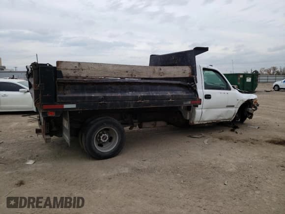 ✅ 2006 GMC Sierra 3500 WT • VIN: 1GDJK34U56E167281 • Lot: 76955914. Wystawiony na Copart z przebiegiem 197 351 mil. Bezpłatny archiwum sprzedaży aukcyjnych z USA i szczegółowy raport historii pojazdu na DreamBid. Zdjęcie 3.