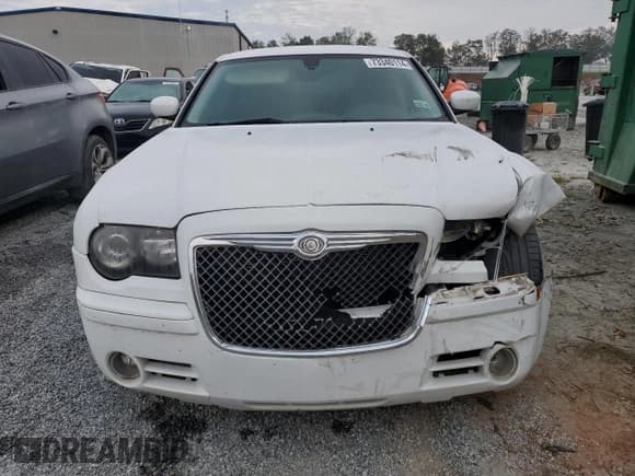 ✅ 2010 Chrysler 300 S • VIN: 2C3CA9CT5AH255944 • Lot: 73340114. Wystawiony na Copart z przebiegiem 244 520 mil. Bezpłatny archiwum sprzedaży aukcyjnych z USA i szczegółowy raport historii pojazdu na DreamBid. Zdjęcie 5.
