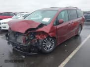 ✅ 2019 Toyota Sienna Limited • VIN: 5TDYZ3DC3KS999695 • Lot: 43572648. Wystawiony na IAAI z przebiegiem 247 498 mil. Bezpłatny archiwum sprzedaży aukcyjnych z USA i szczegółowy raport historii pojazdu na DreamBid. Zdjęcie 20.