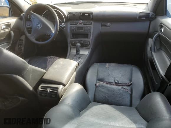 ✅ 2004 Mercedes-Benz C 230 Kompressor • VIN: WDBRF40J34F537291 • Lot: 84292144. Listed on Copart with 199,990 mi. Free auction sales archive from the USA and detailed vehicle history report at DreamBid. Image 8.