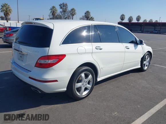 ✅ 2011 Mercedes-Benz R 350 • VIN: 4JGCB6FE7BA113434 • Лот: 41460531. Опубликован ранее на IAAI с пробегом 248 643 миль. Бесплатный доступ к архиву аукционных продаж из США и подробный отчёт об истории автомобиля на DreamBid. Изображение 4.