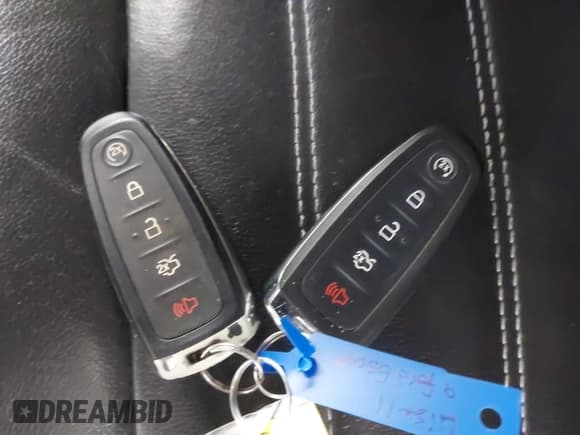 ✅ 2019 Ford Escape Titanium • VIN: 1FMCU9J93KUA16820 • Lot: 43506252. Wystawiony na IAAI z przebiegiem 68 916 mil. Bezpłatny archiwum sprzedaży aukcyjnych z USA i szczegółowy raport historii pojazdu na DreamBid. Zdjęcie 11.