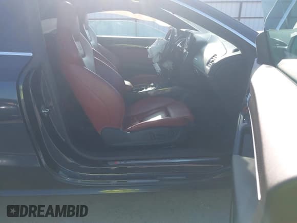 ✅ 2012 Audi S5 Premium Plus • VIN: WAUCVAFR6CA032117 • Lot: 42253758. Wystawiony na IAAI z przebiegiem 103 574 mil. Bezpłatny archiwum sprzedaży aukcyjnych z USA i szczegółowy raport historii pojazdu na DreamBid. Zdjęcie 5.