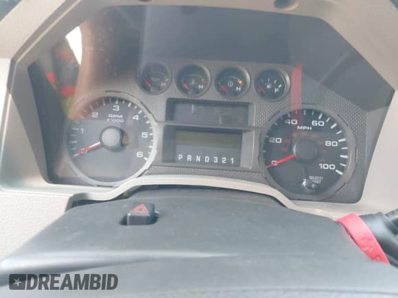 ✅ 2008 Ford F-250 XL • VIN: 1FTNF20548ED30900 • Lot: 42695432. Wystawiony na IAAI z przebiegiem Nie podano. Bezpłatny archiwum sprzedaży aukcyjnych z USA i szczegółowy raport historii pojazdu na DreamBid. Zdjęcie 7.