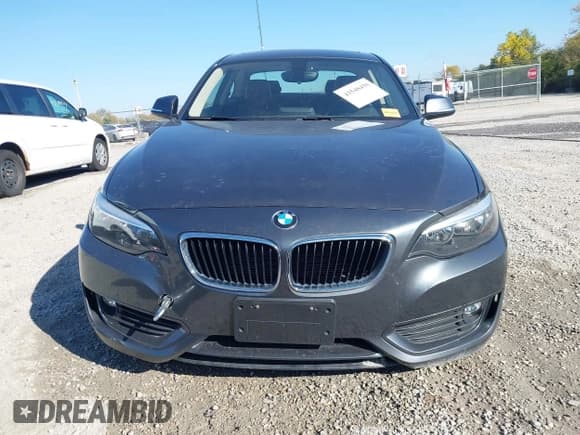 ✅ 2015 BMW 2 Series 228i xDrive • VIN: WBA1F7C57FVX96354 • Lot: 43548450. Wystawiony na IAAI z przebiegiem 86 596 mil. Bezpłatny archiwum sprzedaży aukcyjnych z USA i szczegółowy raport historii pojazdu na DreamBid. Zdjęcie 12.