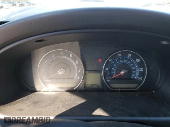 ✅ 2007 Kia Optima LX • VIN: KNAGE124475130198 • Лот: 45585255. Опубликован ранее на Copart с пробегом 303 974 миль. Бесплатный доступ к архиву аукционных продаж из США и подробный отчёт об истории автомобиля на DreamBid. Изображение 9.