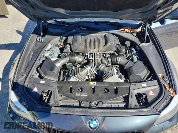 ✅ 2013 BMW M5 • VIN: WBSFV9C53DD095815 • Lot: 90879245. Wystawiony na Copart z przebiegiem 89 636 mil. Bezpłatny archiwum sprzedaży aukcyjnych z USA i szczegółowy raport historii pojazdu na DreamBid. Zdjęcie 11.