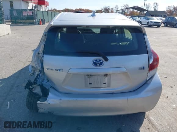✅ 2015 Toyota Prius One • VIN: JTDKDTB30F1586451 • Lot: 43638640. Listed on IAAI with 108,797 mi. Free auction sales archive from the USA and detailed vehicle history report at DreamBid. Image 16.