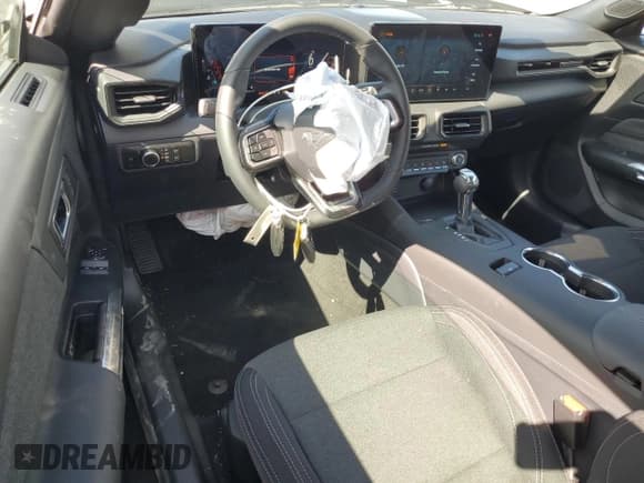 ✅ 2025 Ford Mustang EcoBoost • VIN: 1FA6P8TH8S5129380 • Lot: 85682475. Listed on Copart with 632 mi. Free auction sales archive from the USA and detailed vehicle history report at DreamBid. Image 8.