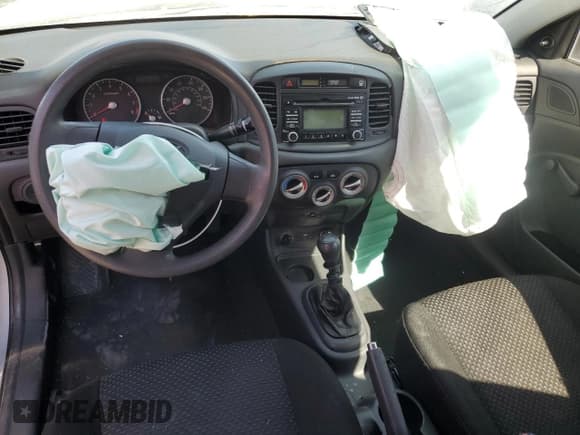 ✅ 2009 Hyundai Accent GS • VIN: KMHCM36C29U114846 • Лот: 70232675. Опубликован ранее на Copart с пробегом 118 476 миль. Бесплатный доступ к архиву аукционных продаж из США и подробный отчёт об истории автомобиля на DreamBid. Изображение 8.