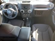 ✅ 2013 Jeep Wrangler Unlimited Sahara • VIN: 1C4BJWEG2DL657109 • Лот: 87409295. Опубликован ранее на Copart с пробегом 107 958 миль. Бесплатный доступ к архиву аукционных продаж из США и подробный отчёт об истории автомобиля на DreamBid. Изображение 8.