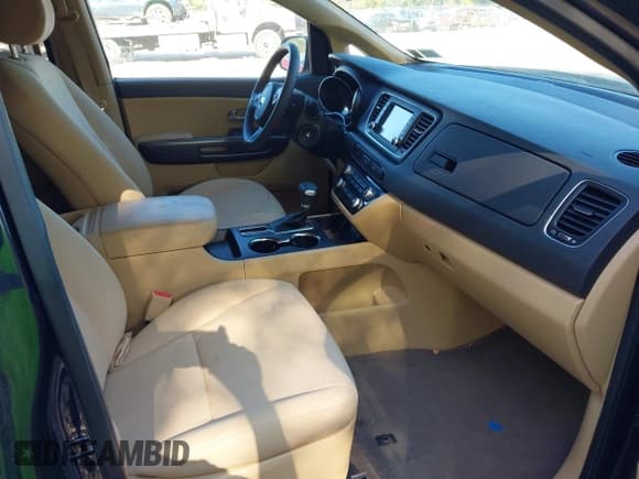 ✅ 2020 Kia Sedona LX • VIN: KNDMB5C16L6646402 • Lot: 43351804. Listed on IAAI with 77,731 mi. Free auction sales archive from the USA and detailed vehicle history report at DreamBid. Image 5.
