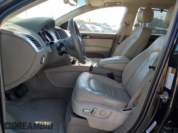 ✅ 2011 Audi Q7 Premium Plus • VIN: WA1LGAFE2BD007331 • Lot: 81831045. Wystawiony na Copart z przebiegiem 148 555 mil. Bezpłatny archiwum sprzedaży aukcyjnych z USA i szczegółowy raport historii pojazdu na DreamBid. Zdjęcie 7.