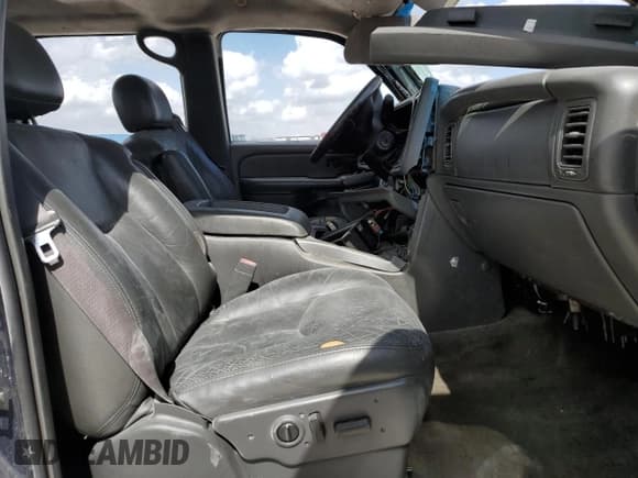 ✅ 2006 Chevrolet Silverado 2500HD LT1 • VIN: 1GCHC23D16F185881 • Lot: 44713115. Wystawiony na Copart z przebiegiem Nie podano. Bezpłatny archiwum sprzedaży aukcyjnych z USA i szczegółowy raport historii pojazdu na DreamBid. Zdjęcie 7.