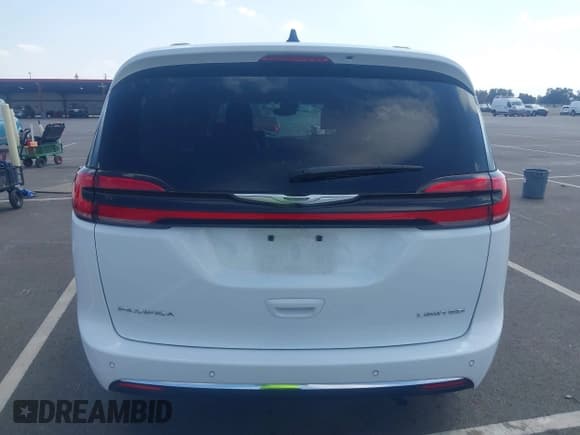✅ 2023 Chrysler Pacifica Limited • VIN: 2C4RC1GG8PR520521 • Lot: 43273436. Listed on IAAI with 78,606 mi. Free auction sales archive from the USA and detailed vehicle history report at DreamBid. Image 17.