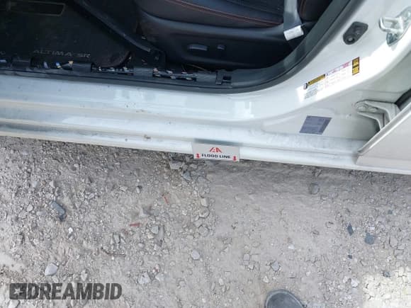 ✅ 2024 Nissan Altima SR • VIN: 1N4BL4CW1RN325561 • Лот: 43084053. Опубликован ранее на IAAI с пробегом 39 276 миль. Бесплатный доступ к архиву аукционных продаж из США и подробный отчёт об истории автомобиля на DreamBid. Изображение 6.