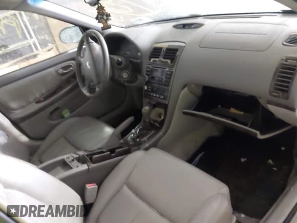 ✅ 2002 Nissan Maxima SE • VIN: JN1DA31D72T443087 • Lot: 43552396. Wystawiony na IAAI z przebiegiem Nie podano. Bezpłatny archiwum sprzedaży aukcyjnych z USA i szczegółowy raport historii pojazdu na DreamBid. Zdjęcie 5.