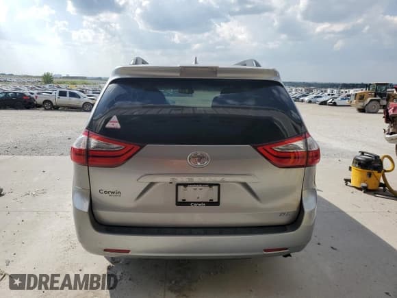 ✅ 2018 Toyota Sienna XLE Auto Access Seat • VIN: 5TDYZ3DC2JS939132 • Lot: 81111245. Listed on Copart with 102,220 mi. Free auction sales archive from the USA and detailed vehicle history report at DreamBid. Image 6.