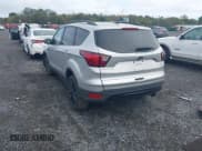 ✅ 2019 Ford Escape SE • VIN: 1FMCU9GDXKUC43174 • Lot: 43437748. Wystawiony na IAAI z przebiegiem 72 746 mil. Bezpłatny archiwum sprzedaży aukcyjnych z USA i szczegółowy raport historii pojazdu na DreamBid. Zdjęcie 3.