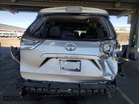 ✅ 2020 Toyota Sienna SE • VIN: 5TDXZ3DC3LS087193 • Lot: 65535045. Listed on Copart with 45,656 mi. Free auction sales archive from the USA and detailed vehicle history report at DreamBid. Image 6.