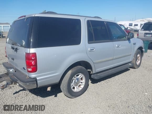 ✅ 1999 Ford Expedition XLT • VIN: 1FMRU17L0XLB03294 • Lot: 42761803. Listed on IAAI with 265,901 mi. Free auction sales archive from the USA and detailed vehicle history report at DreamBid. Image 4.