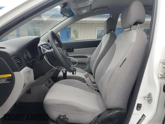 ✅ 2009 Hyundai Accent Auto GLS • VIN: KMHCN46C29U341411 • Лот: 42215115. Опубликован ранее на Copart с пробегом 122 858 миль. Бесплатный доступ к архиву аукционных продаж из США и подробный отчёт об истории автомобиля на DreamBid. Изображение 7.