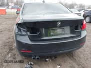 ✅ 2012 BMW 3 Series 328i • VIN: WBA3A5G54CNP17174 • Lot: 43750876. Wystawiony na IAAI z przebiegiem 59 879 mil. Bezpłatny archiwum sprzedaży aukcyjnych z USA i szczegółowy raport historii pojazdu na DreamBid. Zdjęcie 6.