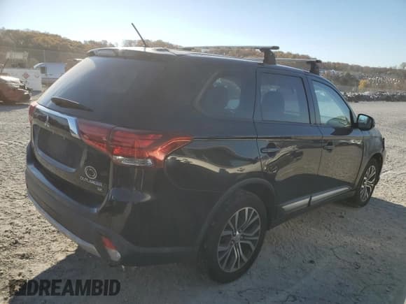 ✅ 2016 Mitsubishi Outlander SE • VIN: JA4AZ3A36GZ061597 • Лот: 91573325. Опубликован ранее на Copart с пробегом 188 465 миль. Бесплатный доступ к архиву аукционных продаж из США и подробный отчёт об истории автомобиля на DreamBid. Изображение 3.