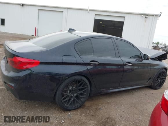 ✅ 2018 BMW 5 Series M550i xDrive • VIN: WBAJB9C53JB286746 • Lot: 42303002. Listed on IAAI with 81,039 mi. Free auction sales archive from the USA and detailed vehicle history report at DreamBid. Image 14.