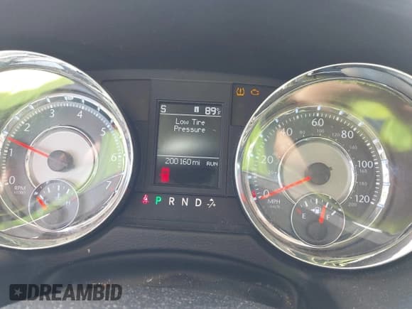 ✅ 2012 Chrysler Town & Country Touring • VIN: 2C4RC1BG8CR255357 • Lot: 43634371. Wystawiony na IAAI z przebiegiem 200 160 mil. Bezpłatny archiwum sprzedaży aukcyjnych z USA i szczegółowy raport historii pojazdu na DreamBid. Zdjęcie 7.