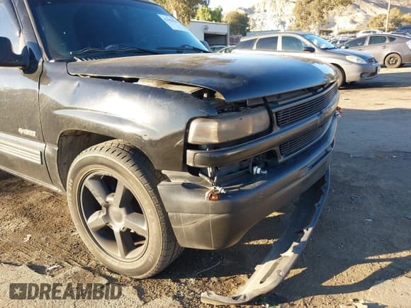 ✅ 2001 Chevrolet Silverado 1500 LS • VIN: 2GCEC19V911404079 • Lot: 43650036. Listed on IAAI with 216,837 mi. Free auction sales archive from the USA and detailed vehicle history report at DreamBid. Image 6.