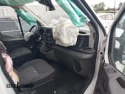 ✅ 2020 Ford Transit Cargo • VIN: 1FTBR2C86LKA34576 • Lot: 40383985. Wystawiony na IAAI z przebiegiem 54 377 mil. Bezpłatny archiwum sprzedaży aukcyjnych z USA i szczegółowy raport historii pojazdu na DreamBid. Zdjęcie 5.