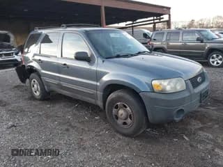 ✅ 2005 Ford Escape XLS Value • VIN: 1FMYU02Z25KB63243 • Lot: 43837346. Wystawiony na IAAI z przebiegiem 162 313 mil. Bezpłatny archiwum sprzedaży aukcyjnych z USA i szczegółowy raport historii pojazdu na DreamBid. Zdjęcie 1.