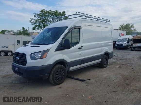 ✅ 2019 Ford Transit • VIN: 1FTYR1CM2KKA03941 • Lot: 42161505. Wystawiony na IAAI z przebiegiem 70 145 mil. Bezpłatny archiwum sprzedaży aukcyjnych z USA i szczegółowy raport historii pojazdu na DreamBid. Zdjęcie 2.