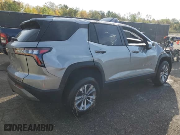 ✅ 2025 Chevrolet Equinox FWD LT • VIN: 3GNAXHEG5SL305642 • Lot: 81347205. Listed on Copart with 8,708 mi. Free auction sales archive from the USA and detailed vehicle history report at DreamBid. Image 3.