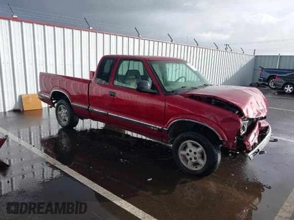 ✅ 1996 Chevrolet S-10 LS • VIN: 1GCDT19W0TK194415 • Лот: 41635483. Опубликован ранее на IAAI с пробегом 132 091 миль. Бесплатный доступ к архиву аукционных продаж из США и подробный отчёт об истории автомобиля на DreamBid. Изображение 1.