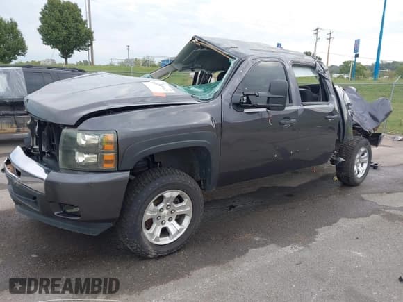 ✅ 2011 Chevrolet Silverado 1500 LT • VIN: 3GCPKSE31BG276743 • Lot: 43439123. Listed on IAAI with 182,453 mi. Free auction sales archive from the USA and detailed vehicle history report at DreamBid. Image 2.